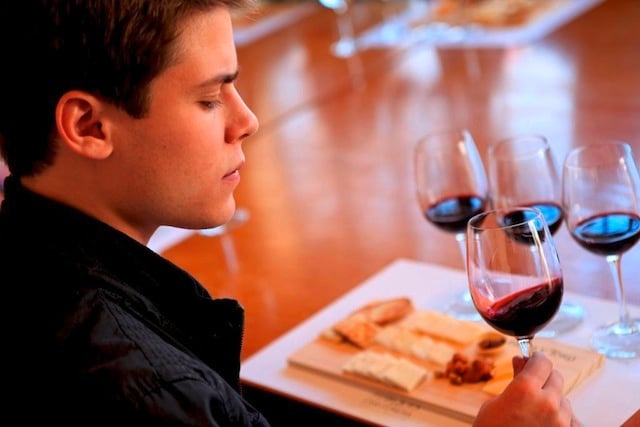 santiago's wine bar