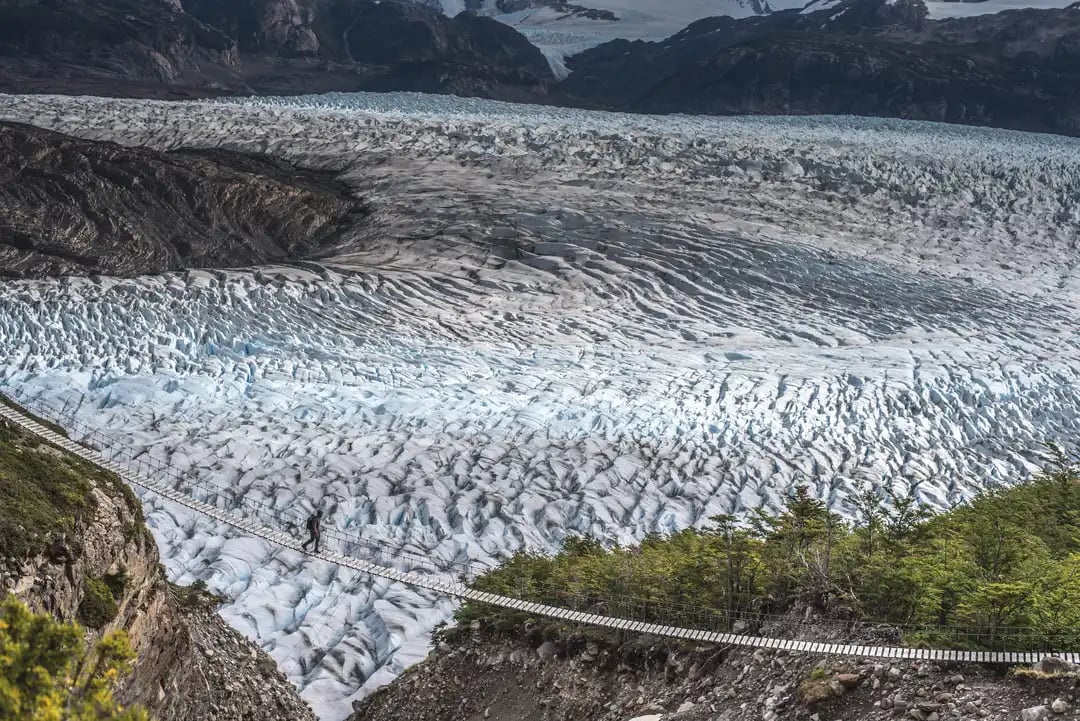 Puente colgante glaciar Grey
