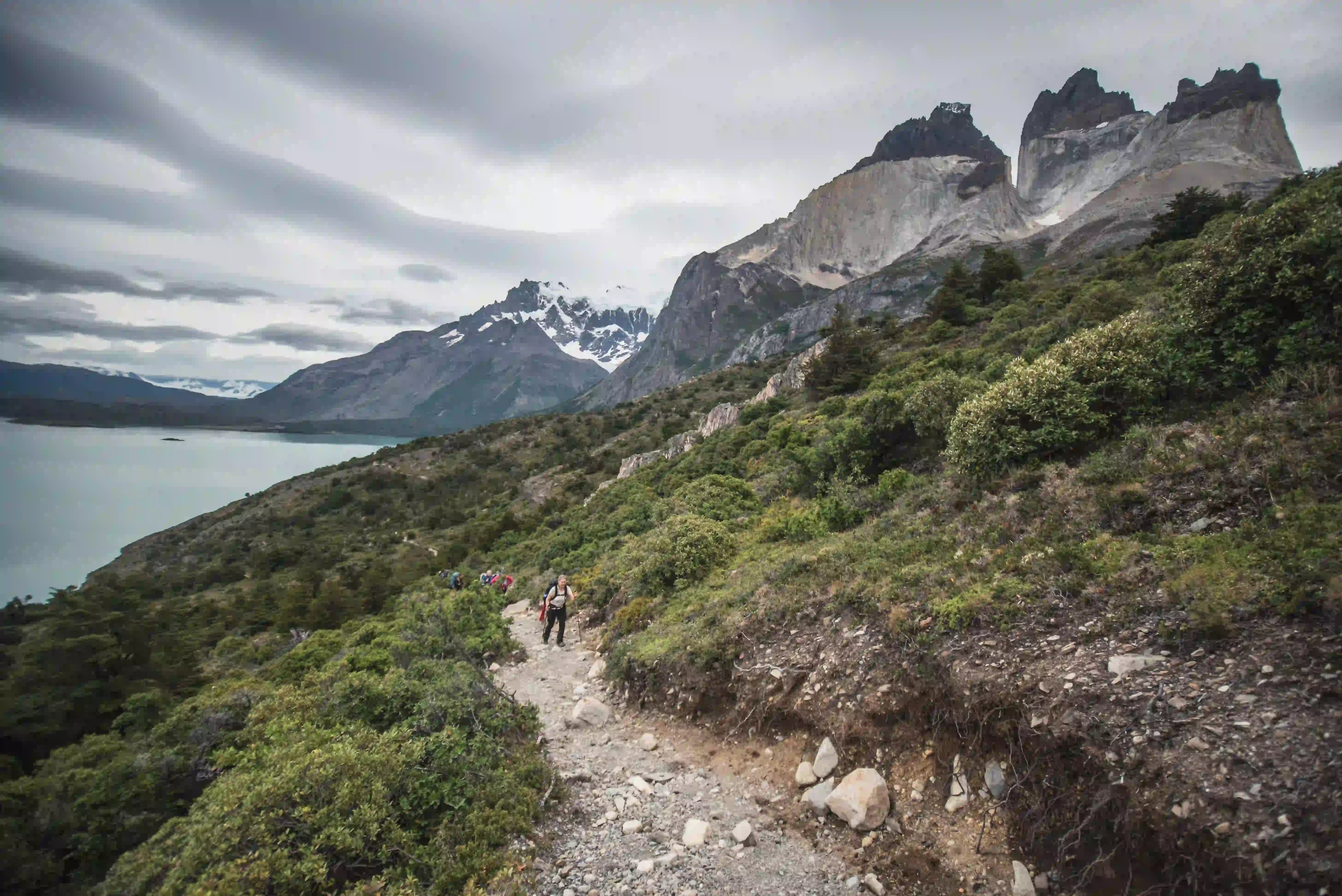 Los Cuernos Trail