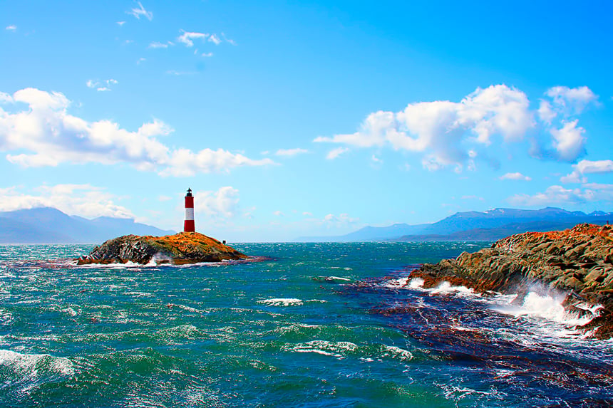 Sailing in Tierra del Fuego 