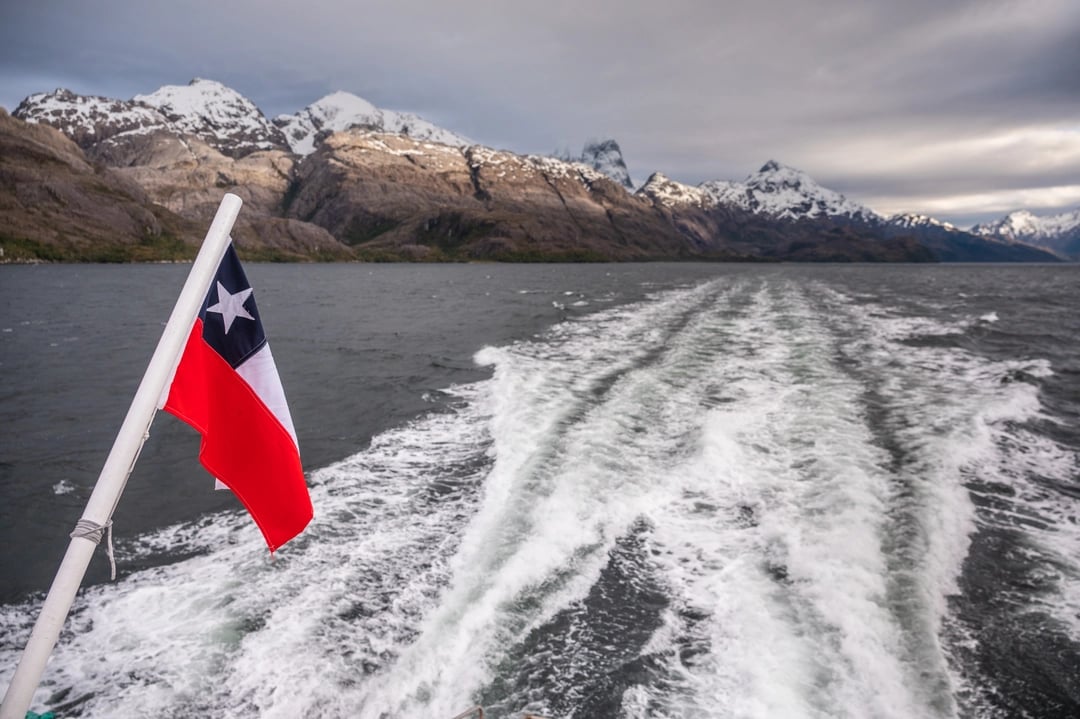 Sailing through Kawésqar national park