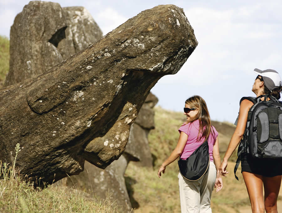 Easter Island Rapa Nui Explorer - Cascada Expediciones