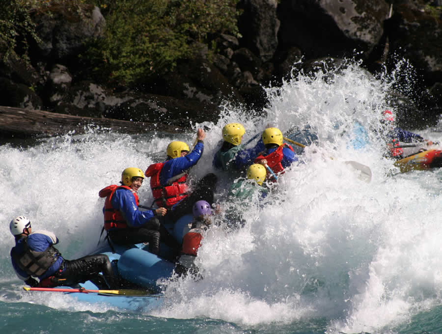 rafting_petrohue_river_chilean_lake_district